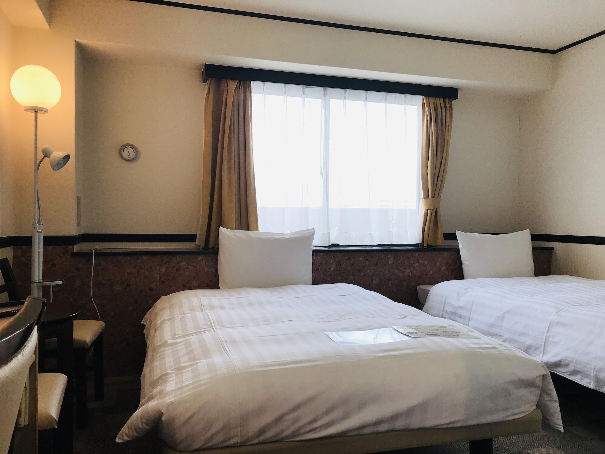 Toyoko Inn Tokyo Tozai-sen Nishi-kasai Kültér fotó