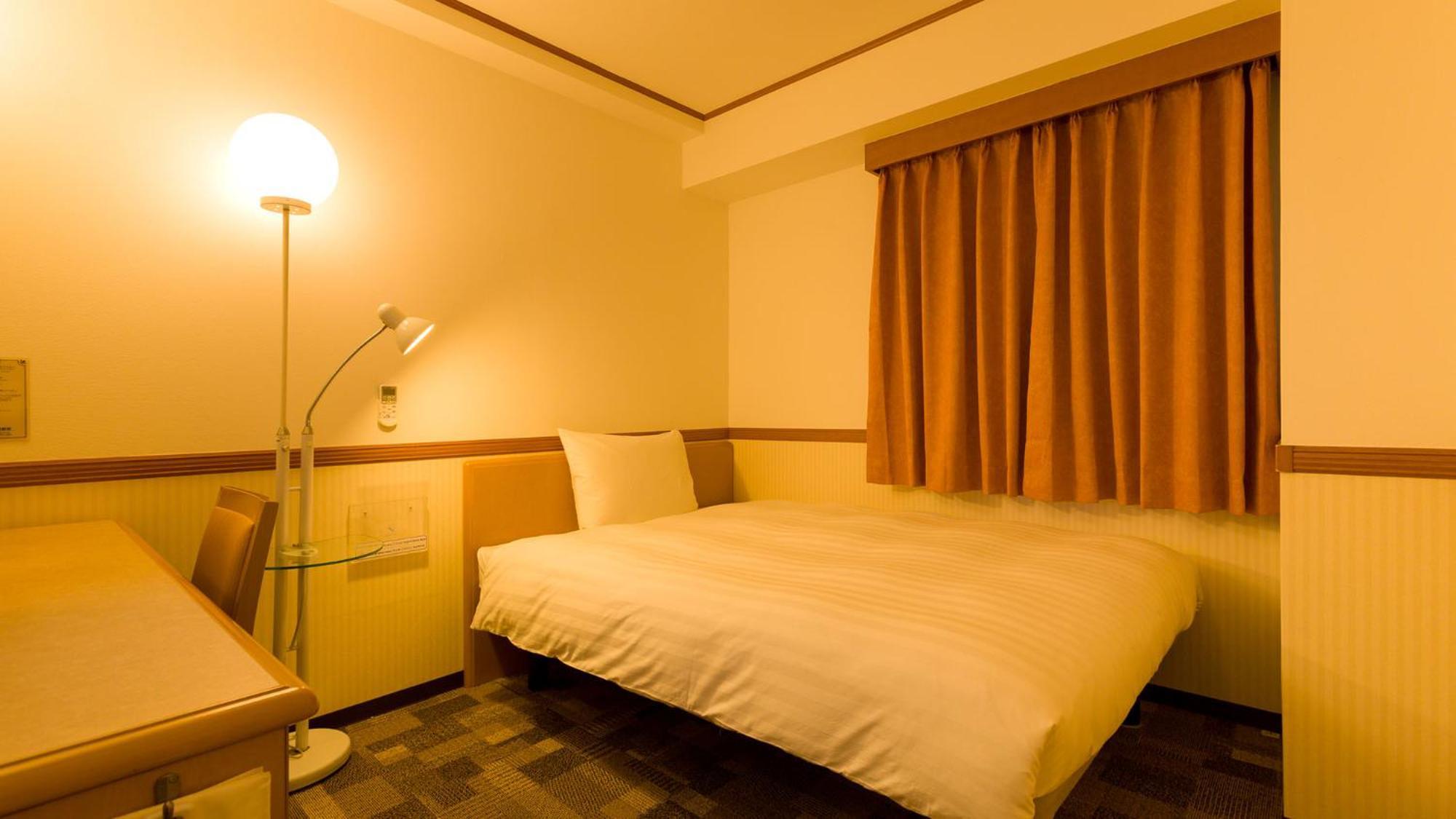 Toyoko Inn Tokyo Tozai-sen Nishi-kasai Szoba fotó