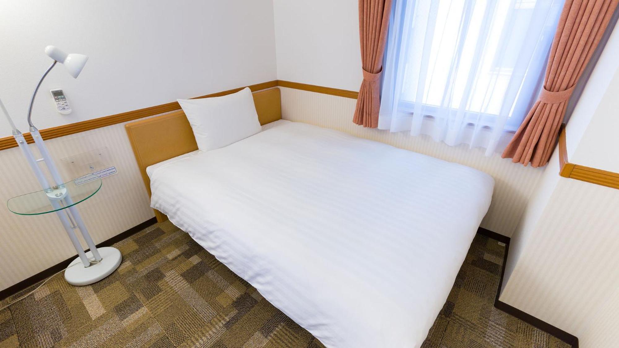 Toyoko Inn Tokyo Tozai-sen Nishi-kasai Szoba fotó